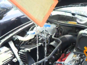 央视315曝光:大众途锐暗藏缺陷 发动机雨淋进水频现报废