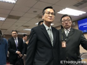 台“防长”向美提采购战机需求 网友:美不会卖你